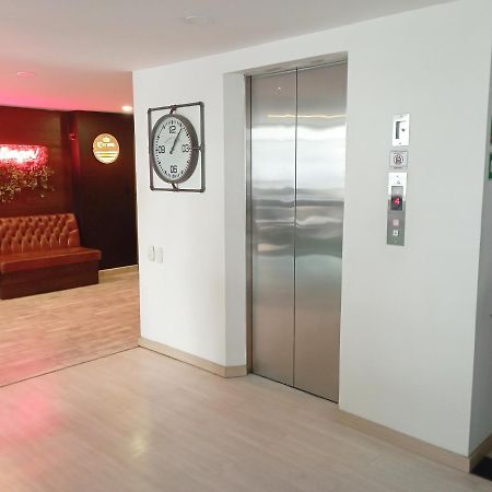 Apartasuite Laureles Cmc 麦德林 外观 照片