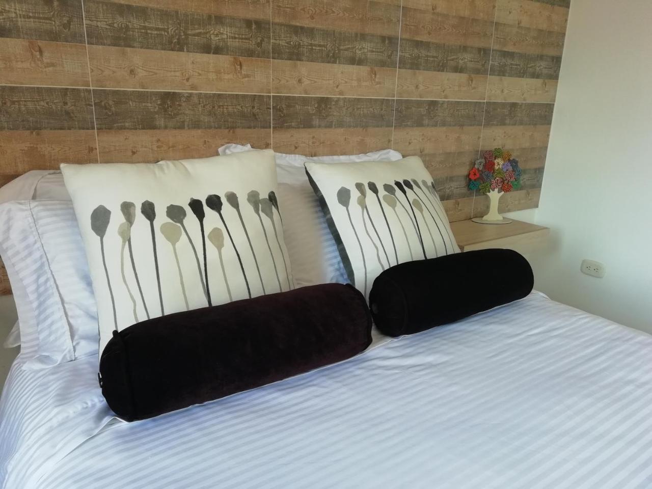 Apartasuite Laureles Cmc 麦德林 外观 照片