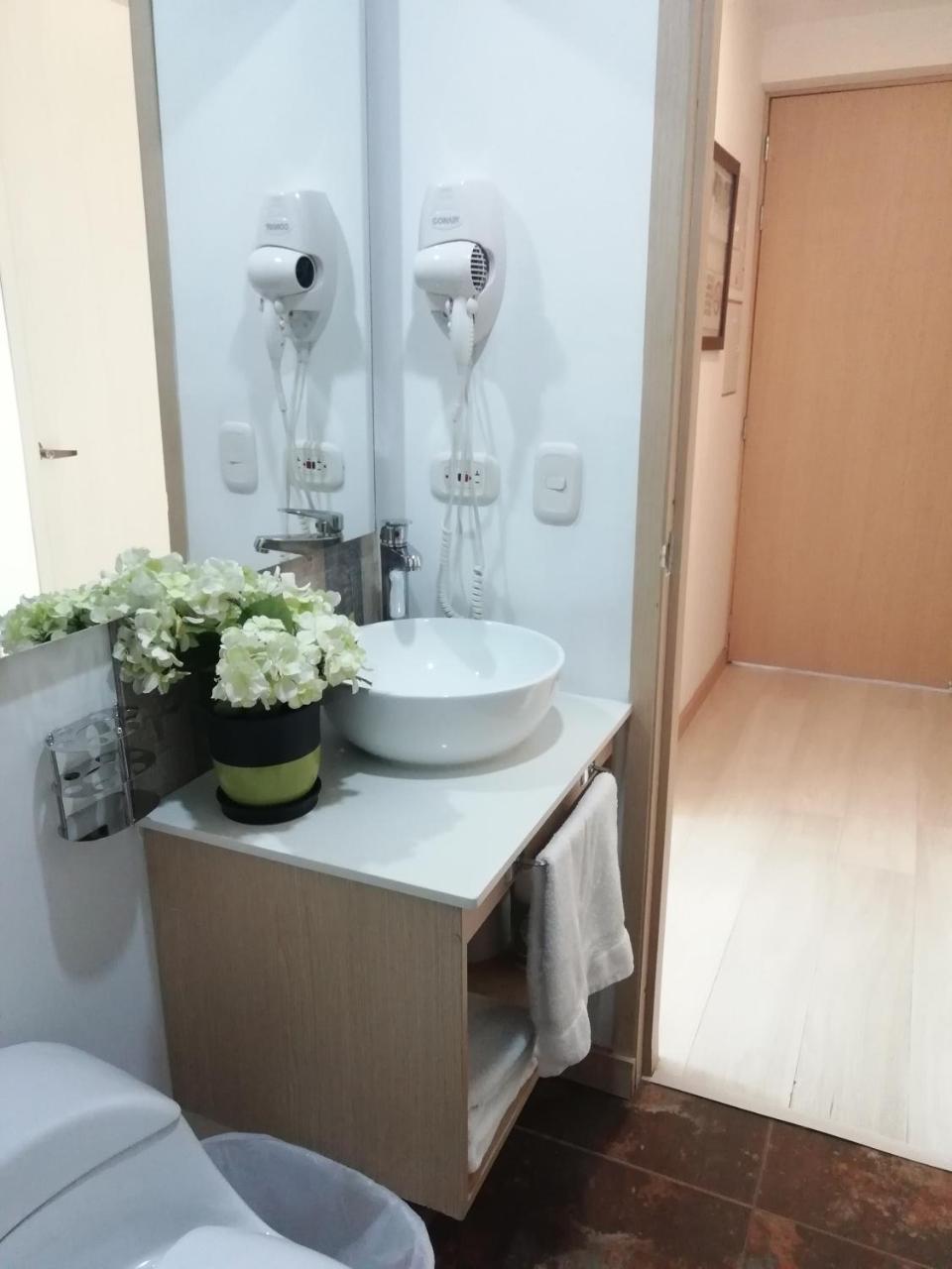 Apartasuite Laureles Cmc 麦德林 外观 照片